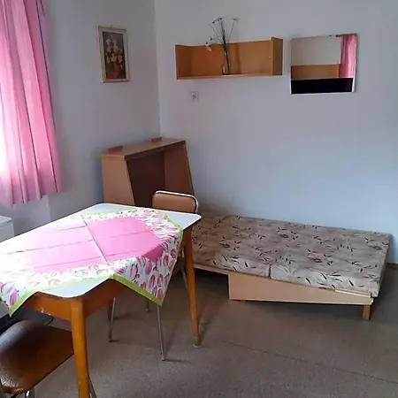 Zotavovna Hostel *